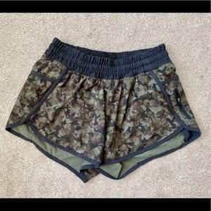Lululemon Women’s Tracker Shorts — Size 6